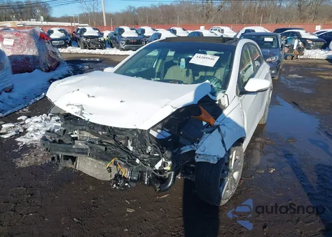 2017 Hyundai Elantra Gt z USA, uszkodzony, nr VIN KMHD35LHXHU354602